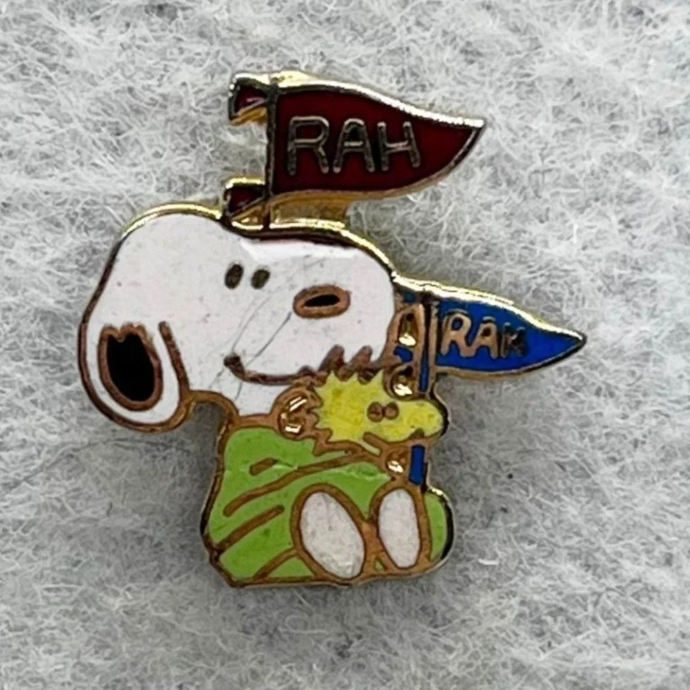 🔮 5/$25 Vintage Peanuts‎ Snoopy and Woodstock RAH RAH Pin